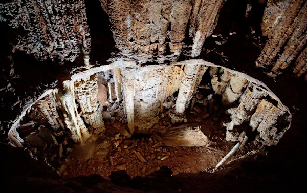 Залы пещеры Эмине-Баир-Хосар