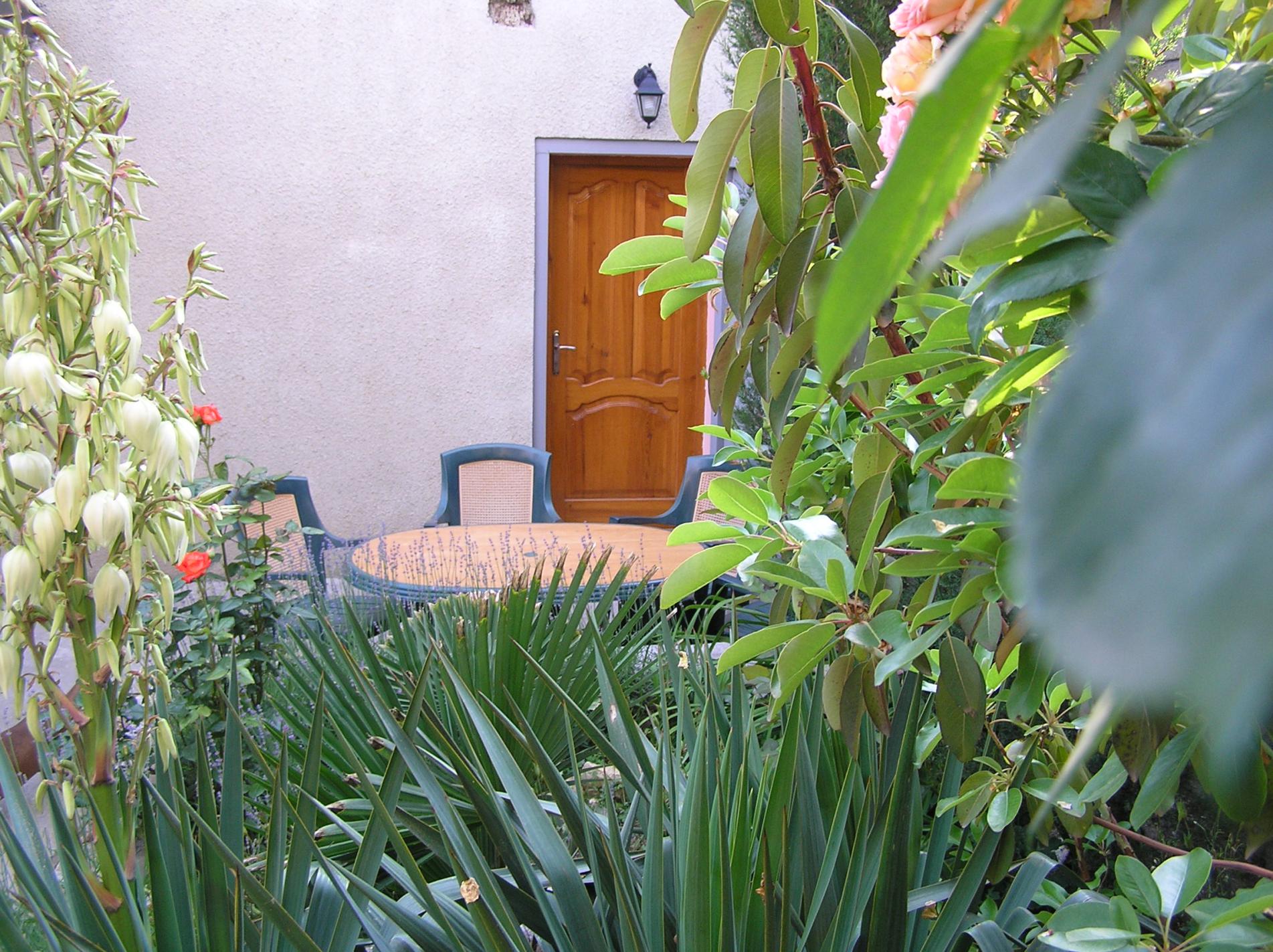 Дом с озеленным двориком для 2-6 человек